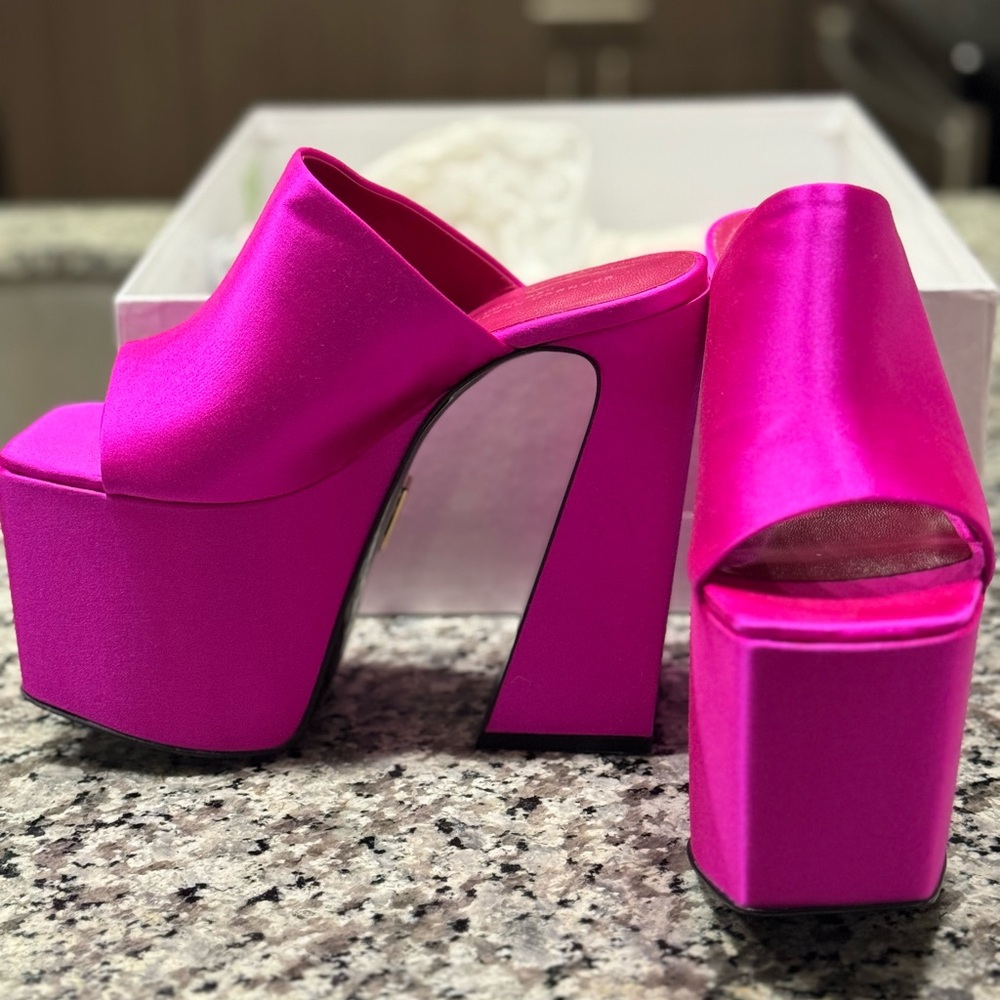 Brand New. Never Worn Brandon Blackwood Hot Pink Harlo Mule. Size 36.